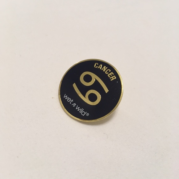 Accessories - Cancer Astrology Pin